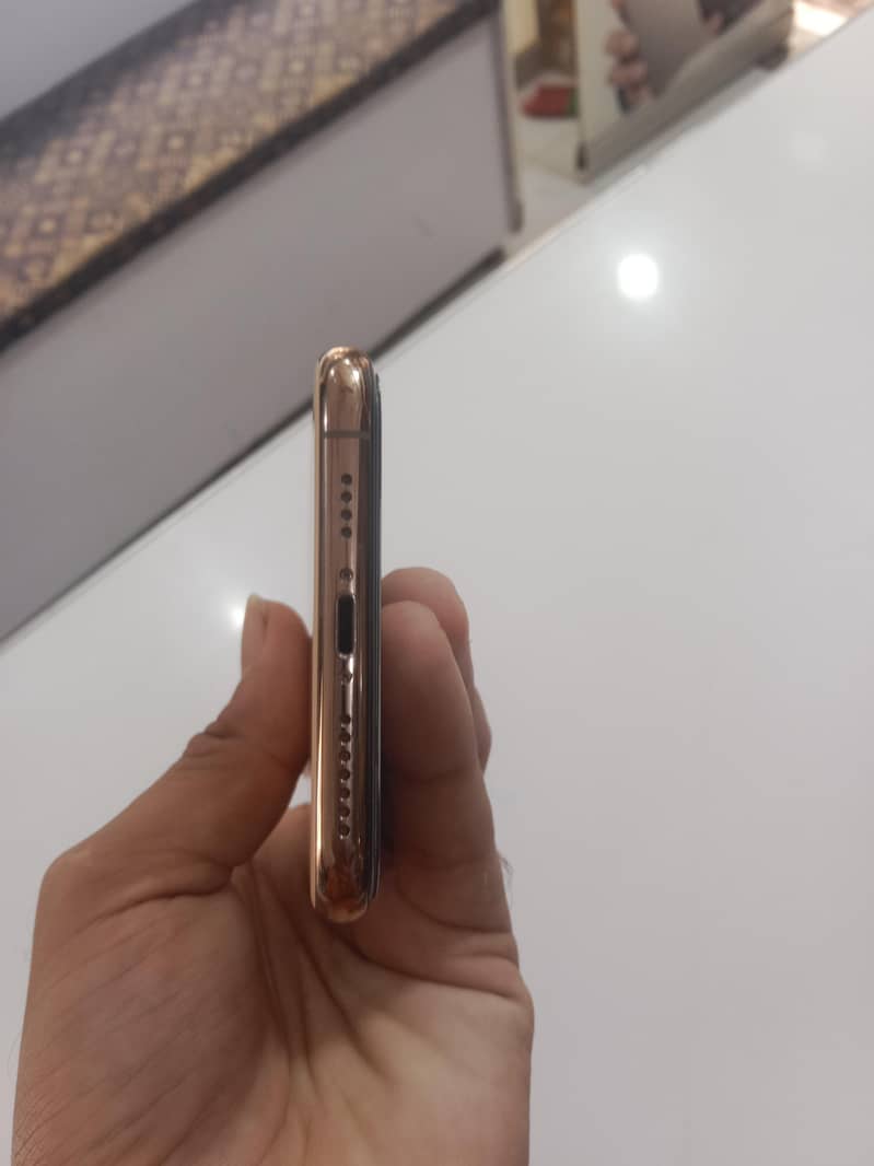 Apple iPhone 11 Pro Max 5