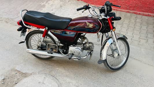 Honda CD 70 red 2024