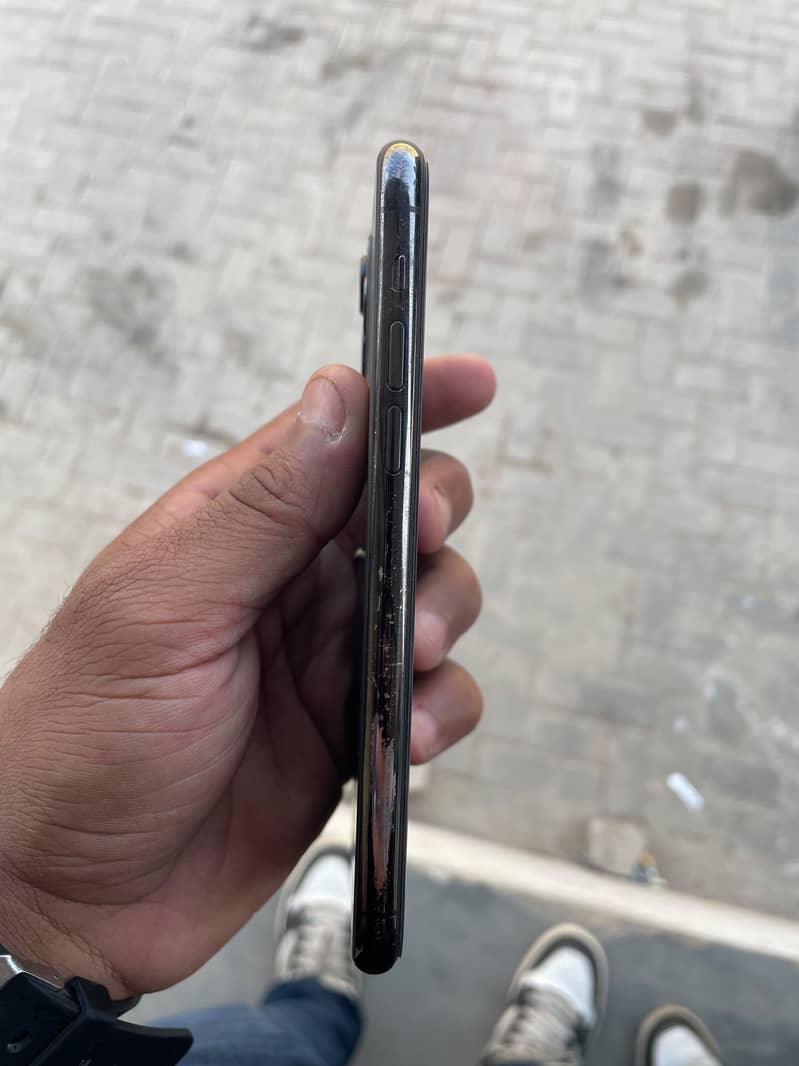 Apple iPhone 11 Pro 5