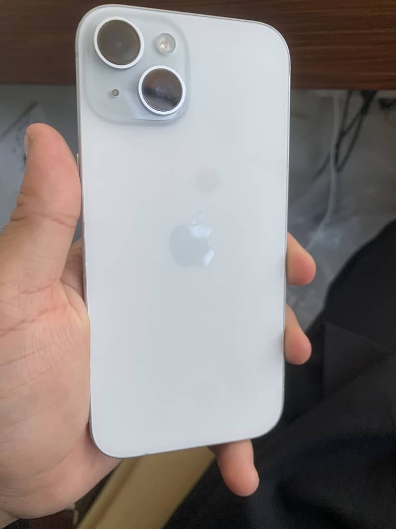 Apple iPhone 15 3