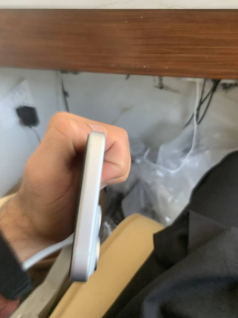 Apple iPhone 15 5