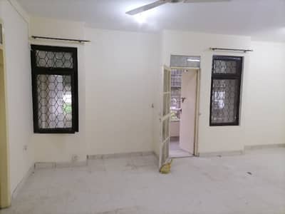 Prime Location Punjab Coop Housing Society Upper Portion For rent Sized 5 Marla