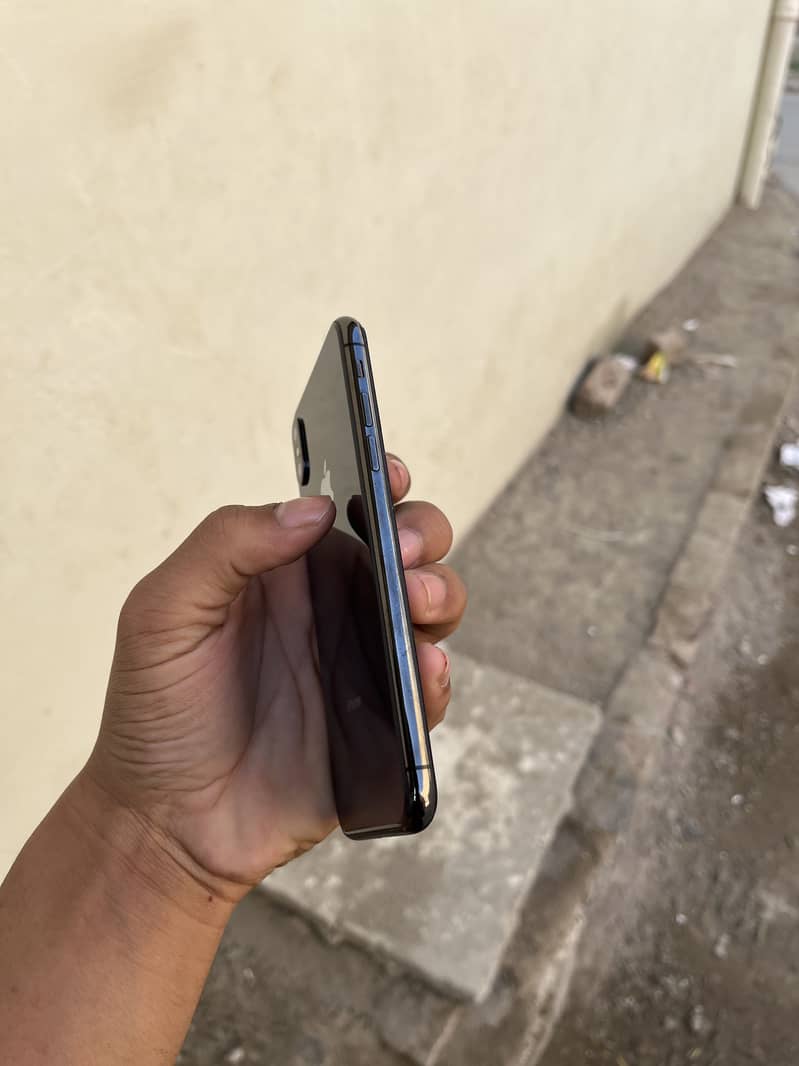 Apple iPhone X 2