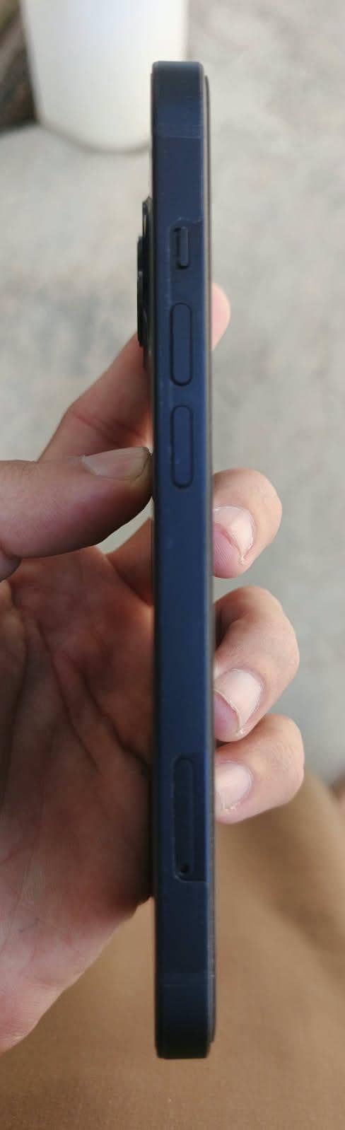 Apple iPhone 13 2