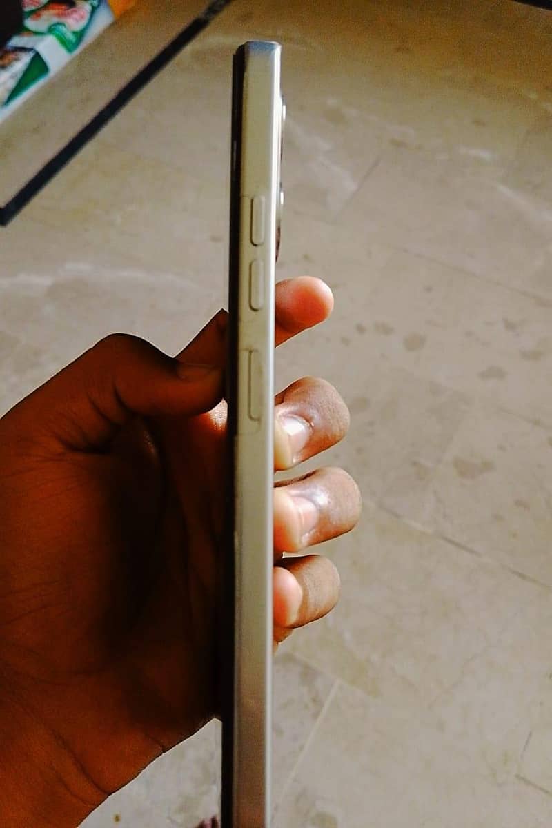 Tecno Spark Go 2 3