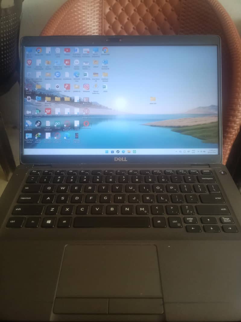 Laptop. . Dell 0