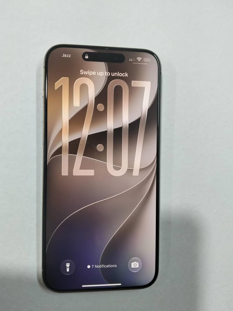 Apple iPhone 15 Pro Max 0