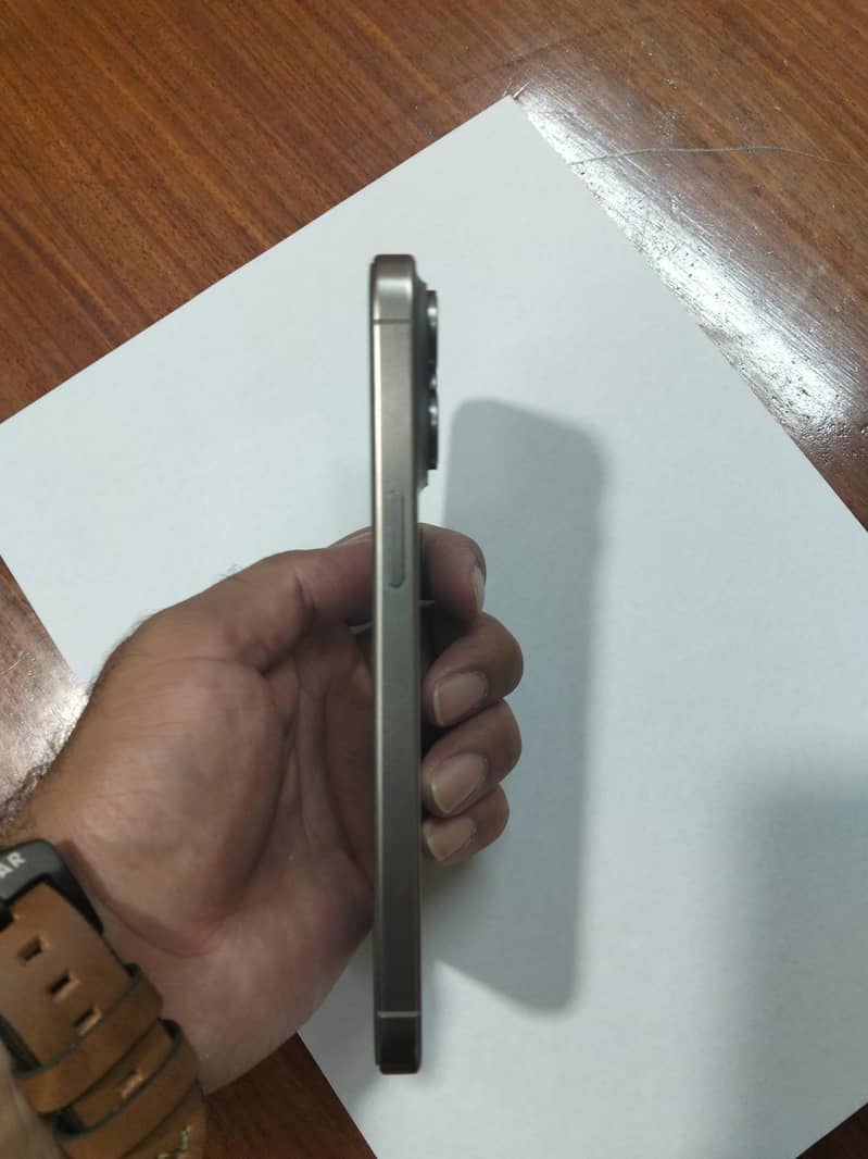 Apple iPhone 15 Pro Max 2