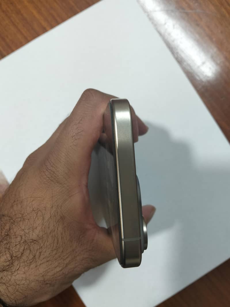 Apple iPhone 15 Pro Max 3