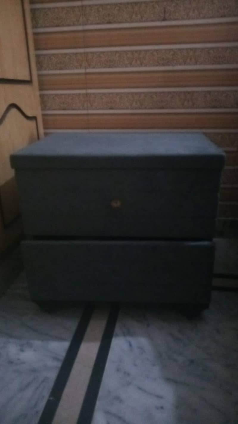 King size Bed 3