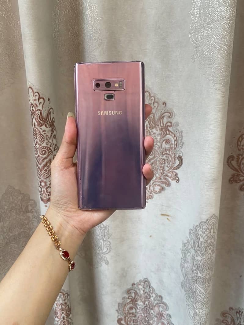 Samsung Mobile Note 9 1