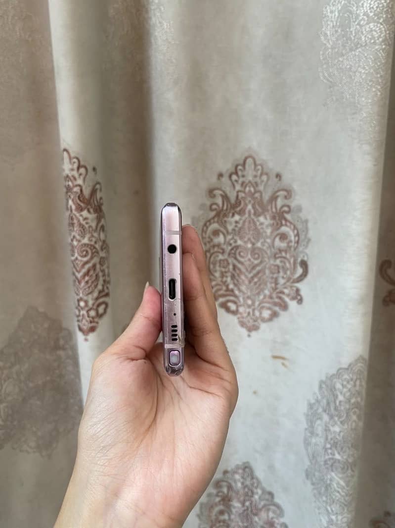 Samsung Mobile Note 9 4
