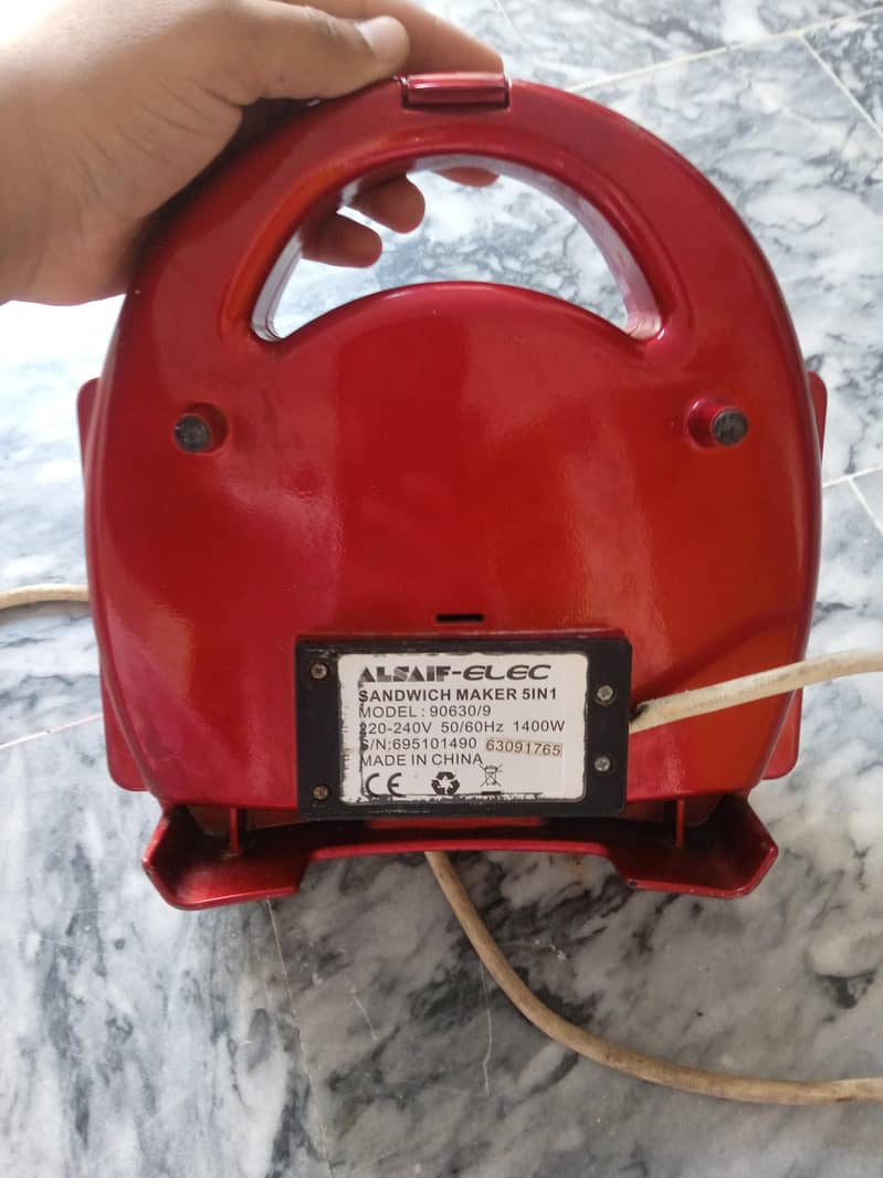 Electric 6-Cavity Cake Maker 1