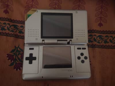 Nintendo DS (NTR-001) with R4 Card Setup