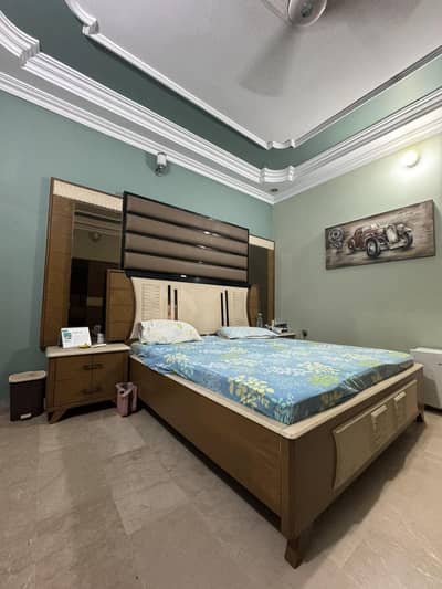 Modern Luxury 4-Piece Bedroom Set