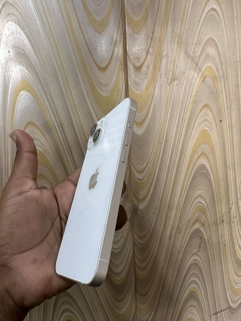 Apple iPhone 14 3