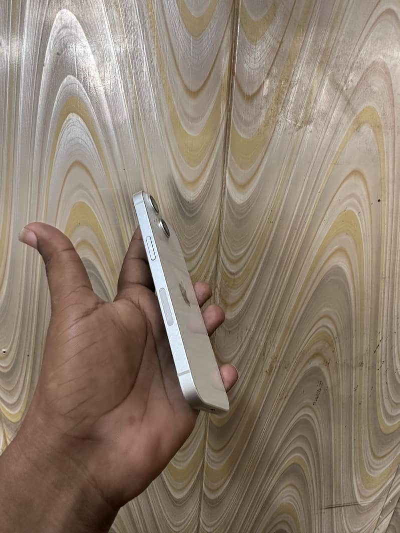 Apple iPhone 14 4
