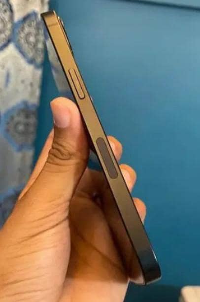 Apple iPhone 13 2