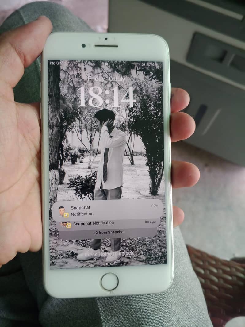 Apple iPhone 8 Plus 5
