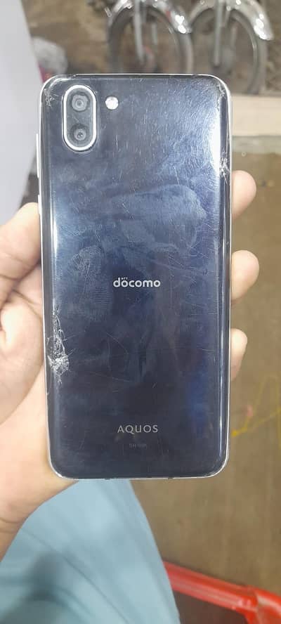 Sharp Aquos R2