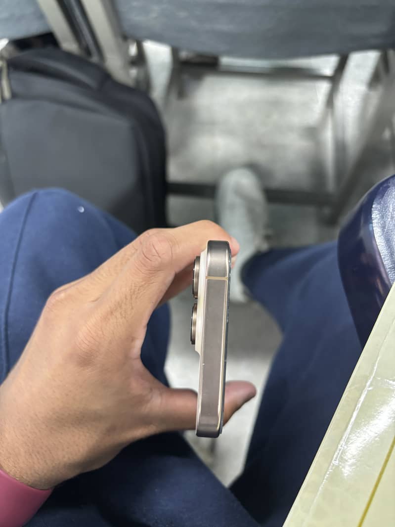 iPhone 16 pro jv 1