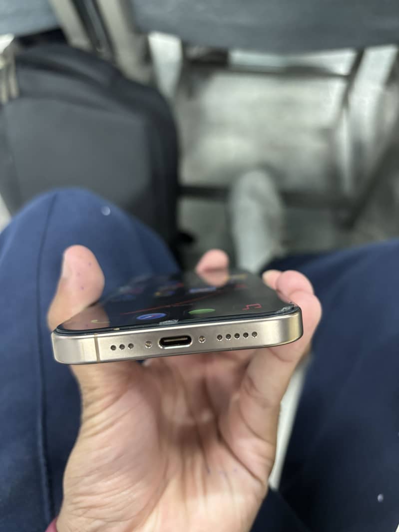 iPhone 16 pro jv 3