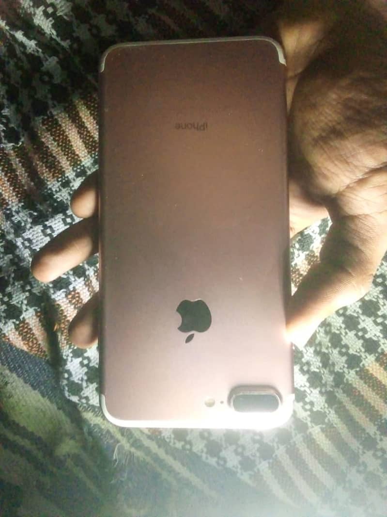 Apple iPhone 7 Plus 0