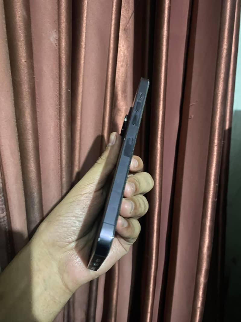Apple iPhone 14 Pro Max 1