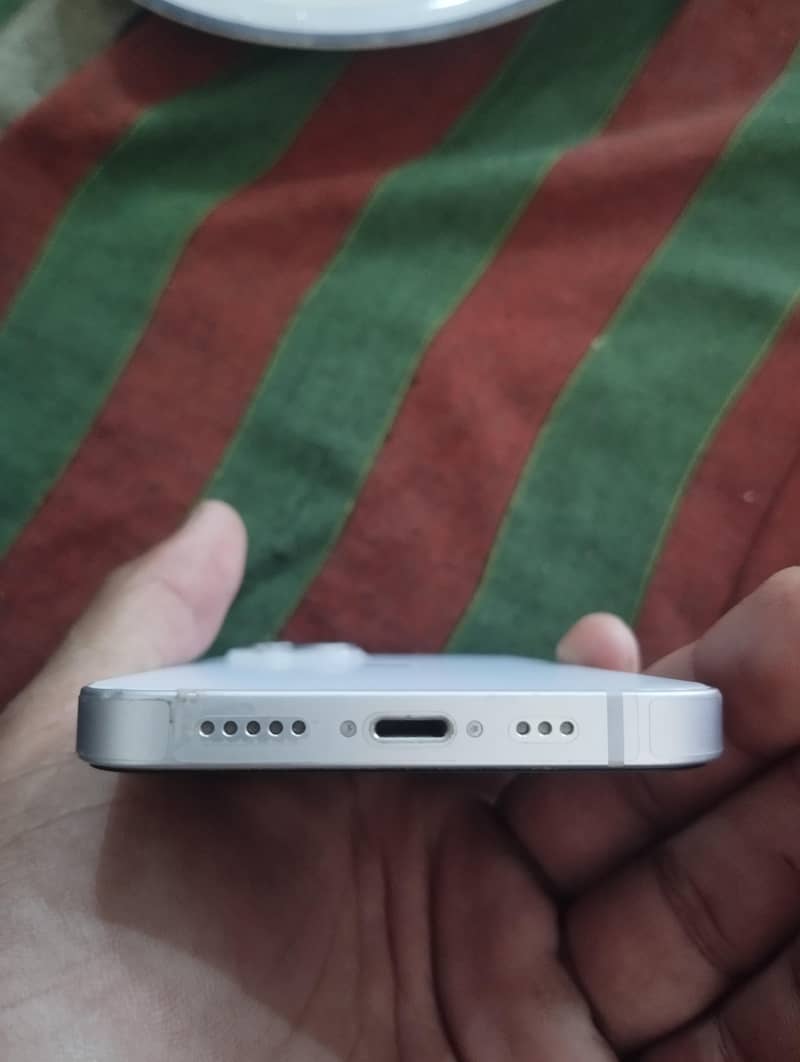 Apple iPhone 14 3