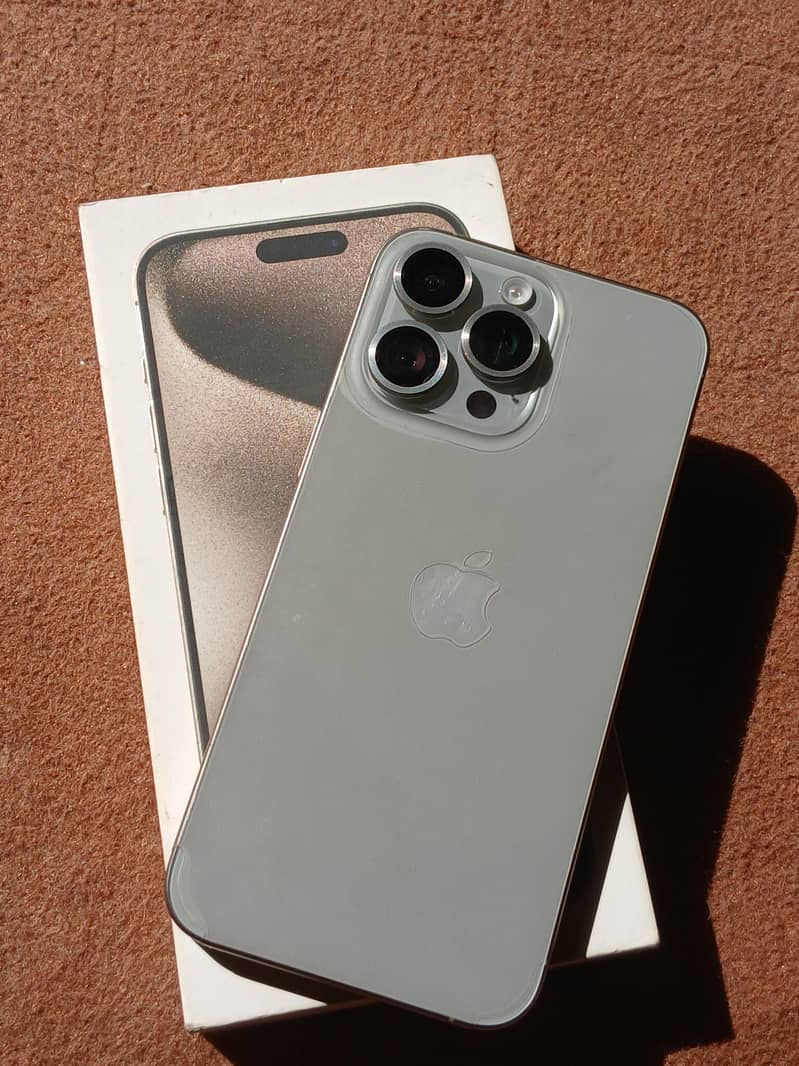 Apple iPhone 15 Pro Max 0