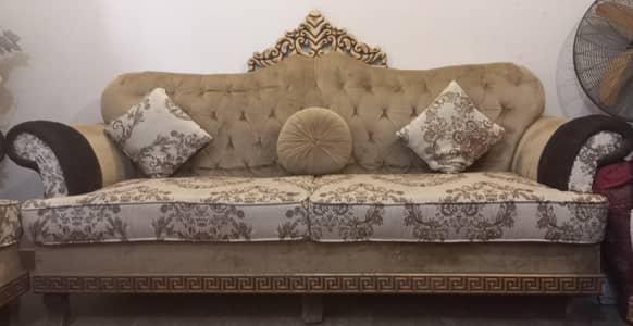 7 Seater Sofa Set like new for Sale