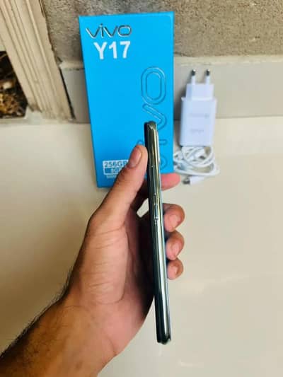 vivo y17 6/128GB for sale