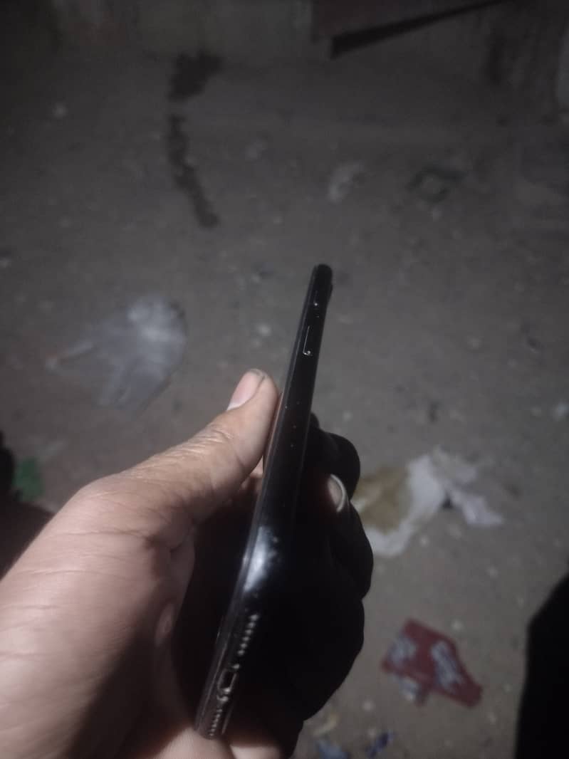Apple iPhone 7 3
