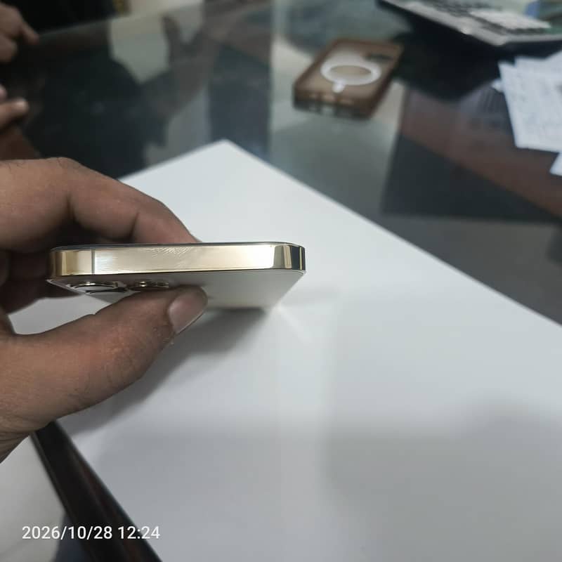 Apple iPhone 12 Pro 2