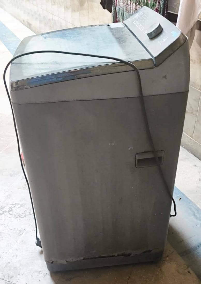 Washing machine in working condition 2