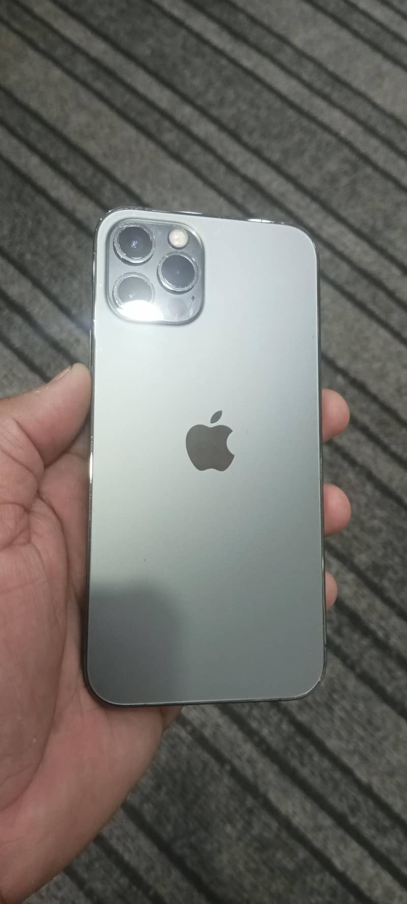 Apple iPhone 12 Pro 3
