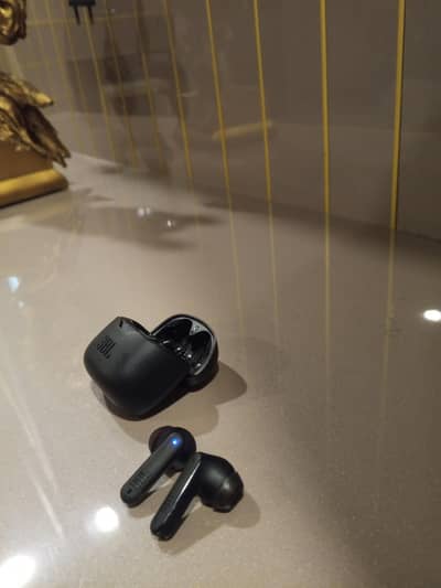 JBL tune flesh Air buds
