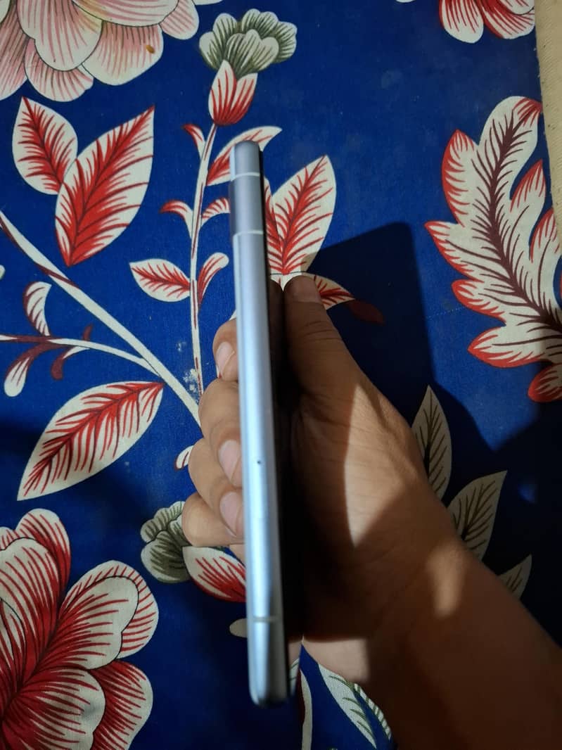 Google Pixel 7a 4