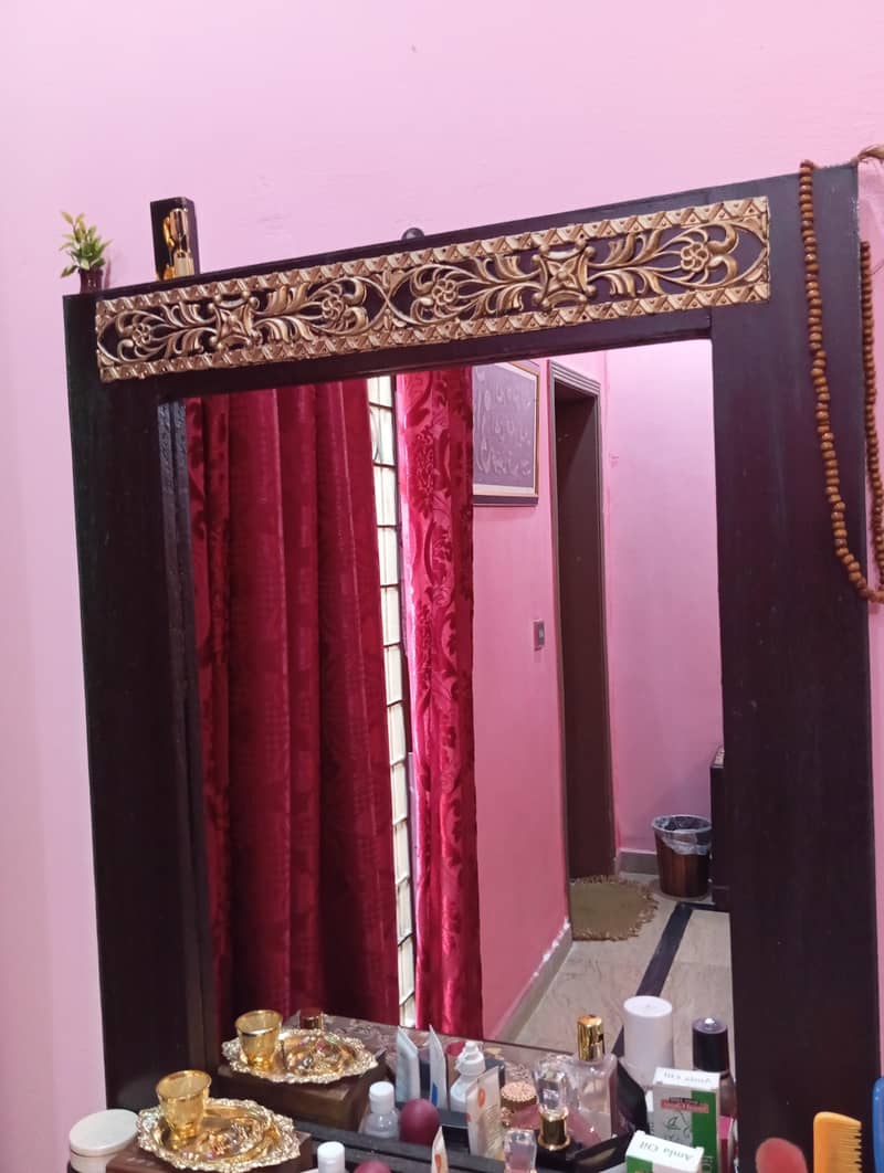 dressing table 0