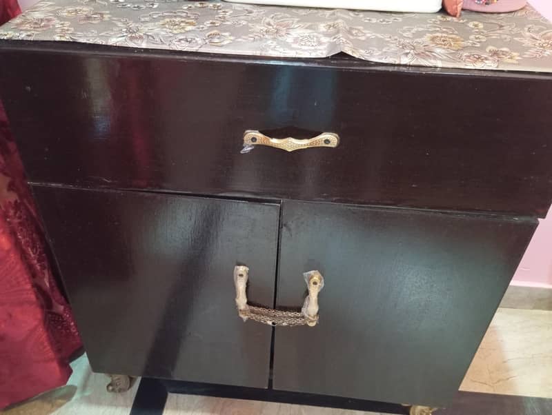 dressing table 2