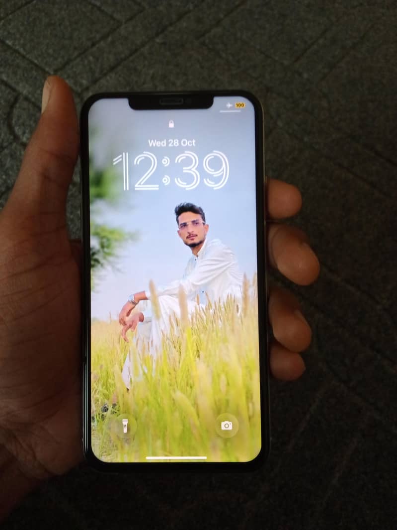 Apple iPhone 11 Pro Max 1