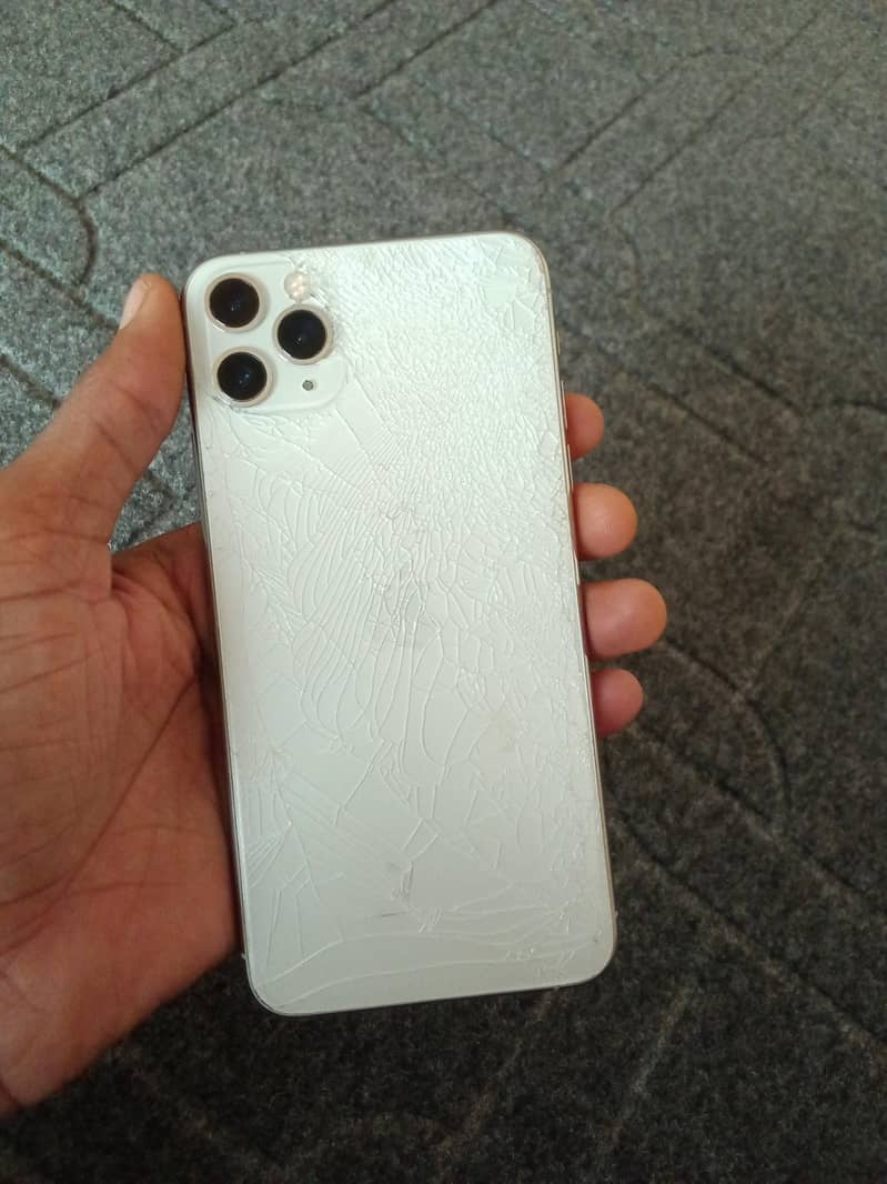 Apple iPhone 11 Pro Max 2