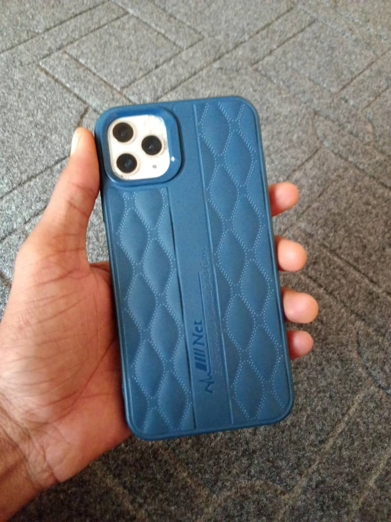Apple iPhone 11 Pro Max 3