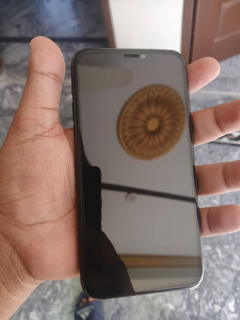 Apple iPhone 11 Pro 2