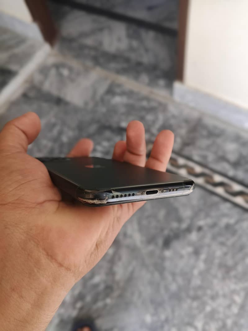 Apple iPhone 11 Pro 3