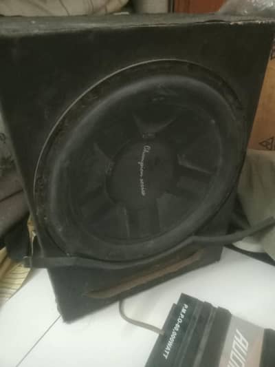 Amplifier 2 woofer just one month used