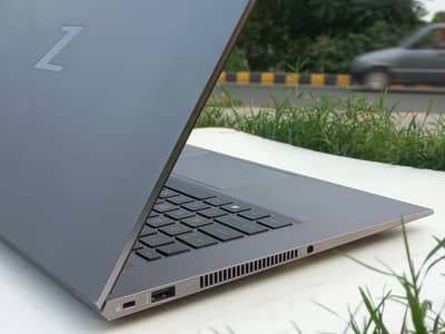 Hp Zbook Studio G8 Core i7 11th gen 4Gb Card Nvidia 10 by 10