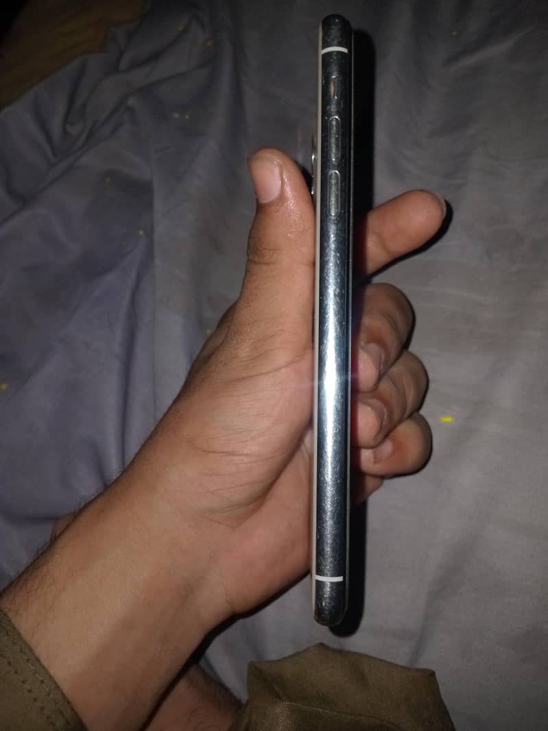 Apple iPhone 11 Pro Max 3
