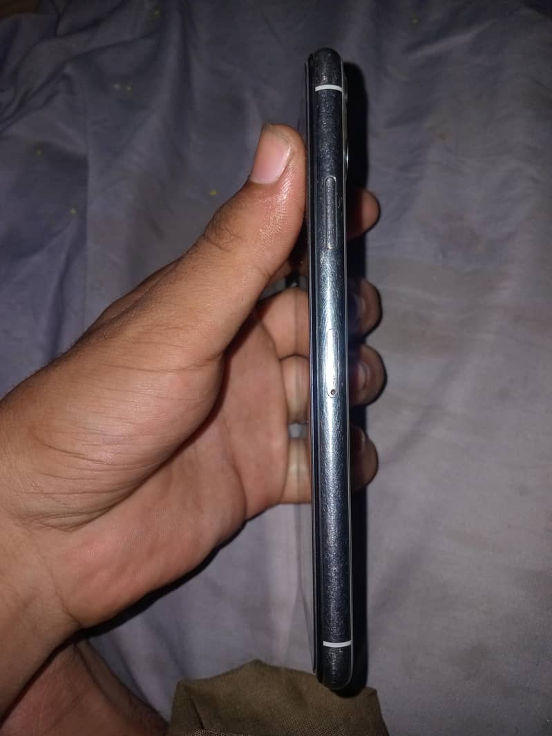 Apple iPhone 11 Pro Max 7
