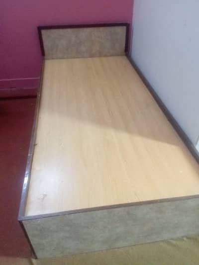 bed,mattress,cupboard